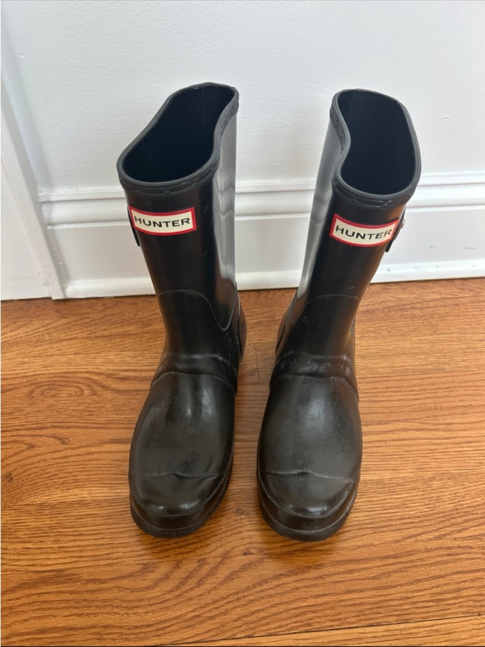 Hunter short glossy rain boots